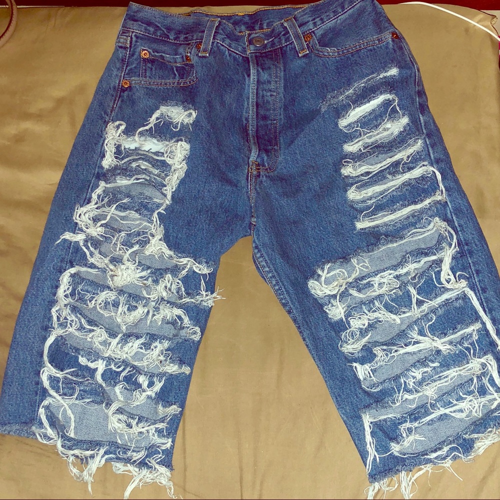 Distressed Levi’s shorts